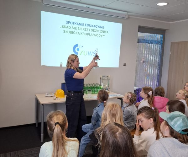 Spotkanie edukacyjne w wodociągach. 